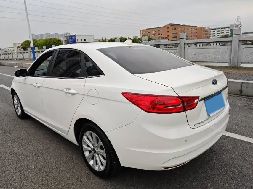 2017 Ford Escort 1.5L 113HP L4 6AT,autocango,china used car exporter,china ev exporter,chinese used car exporter,chinese used ev exporter