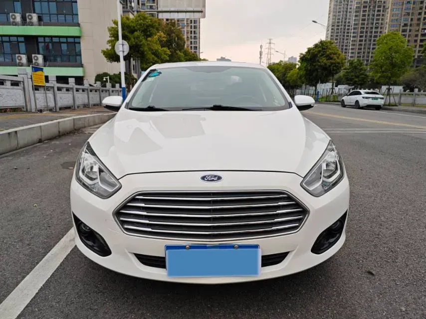 2017 Ford Escort 1.5L 113HP L4 6AT,autocango,china used car exporter,china ev exporter,chinese used car exporter,chinese used ev exporter