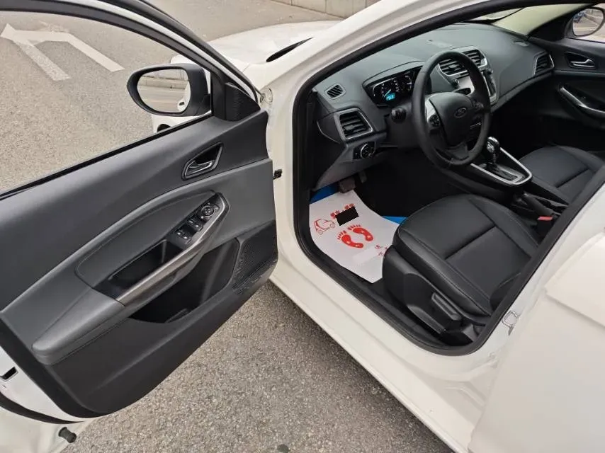 2017 Ford Escort 1.5L 113HP L4 6AT,autocango,china used car exporter,china ev exporter,chinese used car exporter,chinese used ev exporter