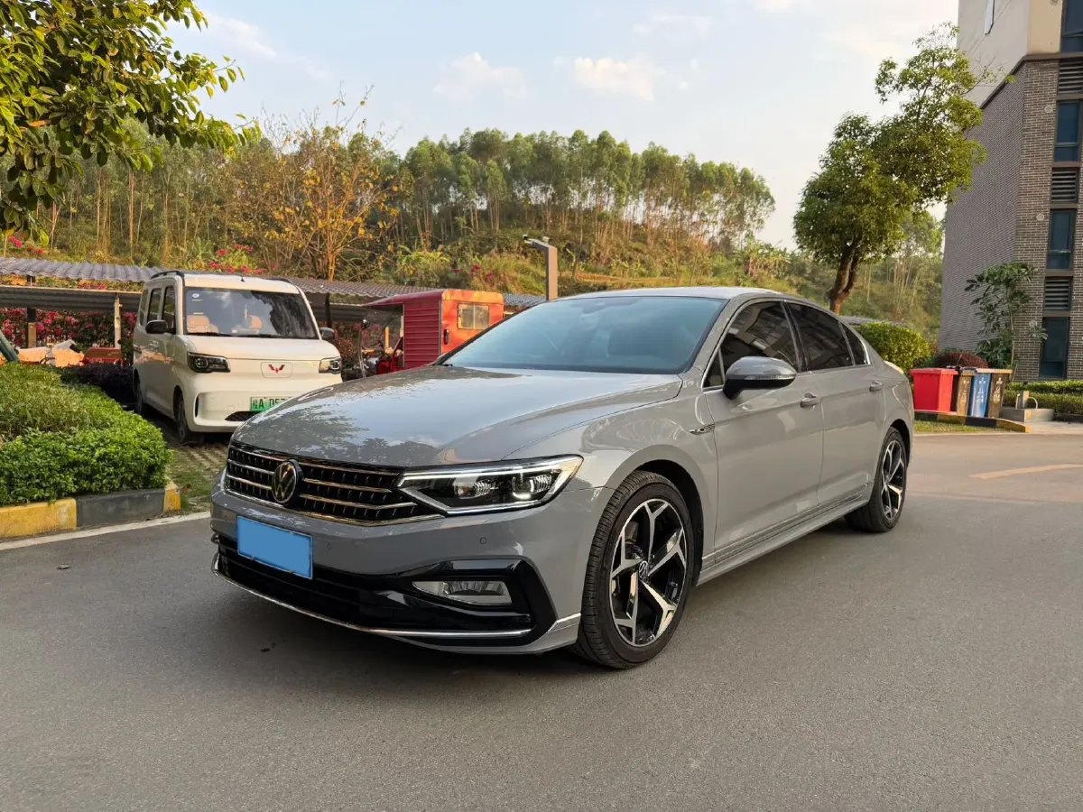 2020 Volkswagen Magotan 2.0T 186HP L4 7DCT,autocango,china used car exporter,china ev exporter,chinese used car exporter,chinese used ev exporter