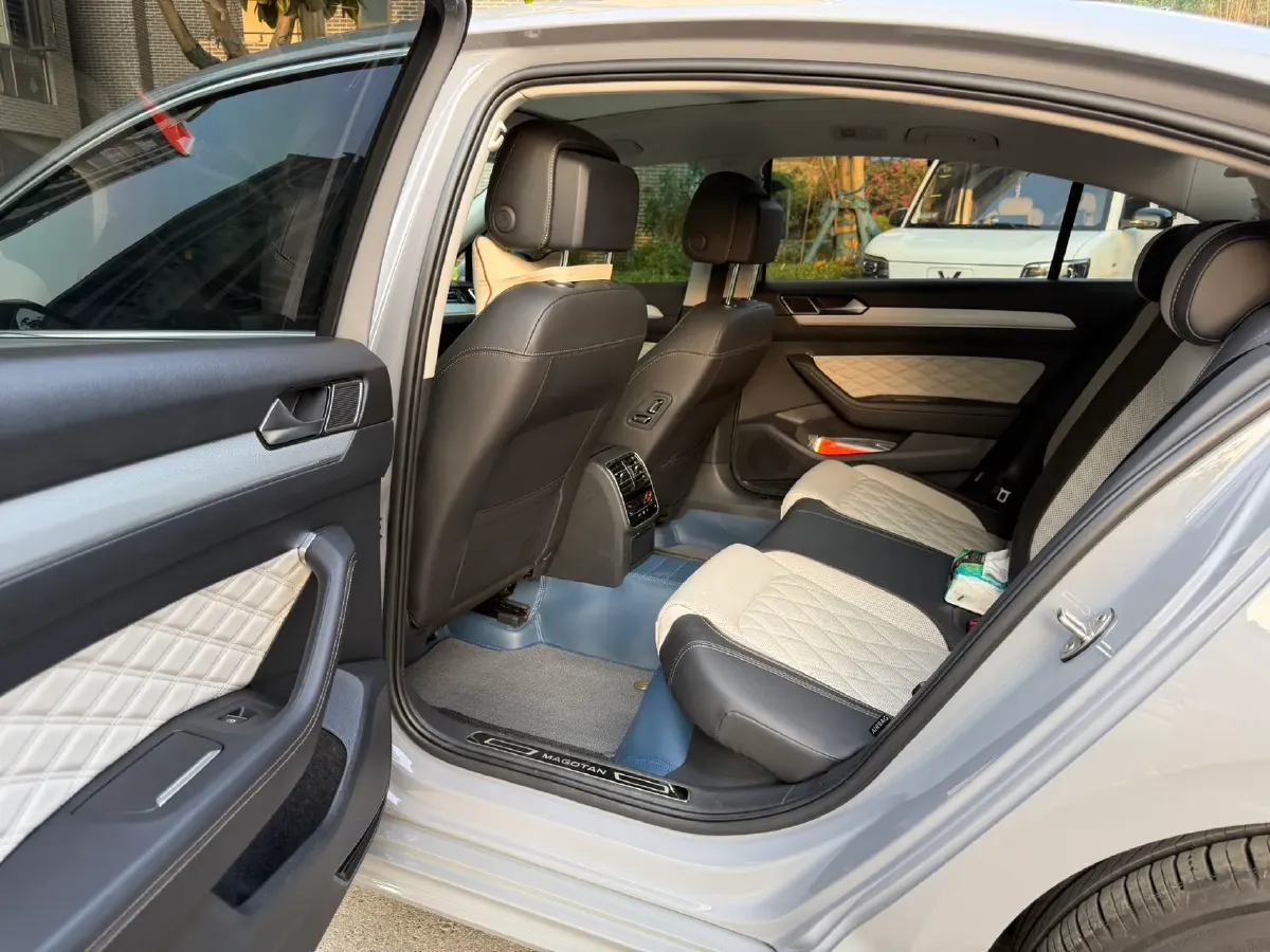 2020 Volkswagen Magotan 2.0T 186HP L4 7DCT,autocango,china used car exporter,china ev exporter,chinese used car exporter,chinese used ev exporter