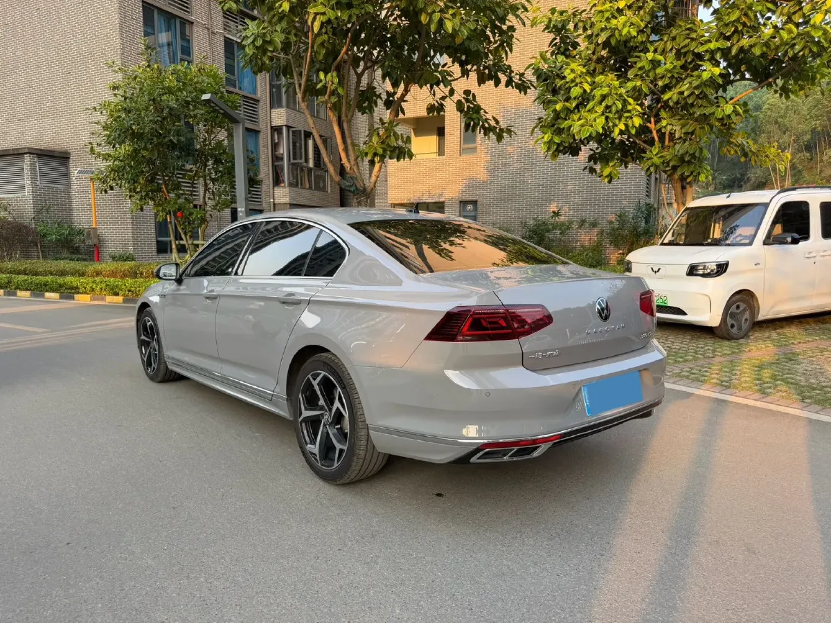 2020 Volkswagen Magotan 2.0T 186HP L4 7DCT,autocango,china used car exporter,china ev exporter,chinese used car exporter,chinese used ev exporter