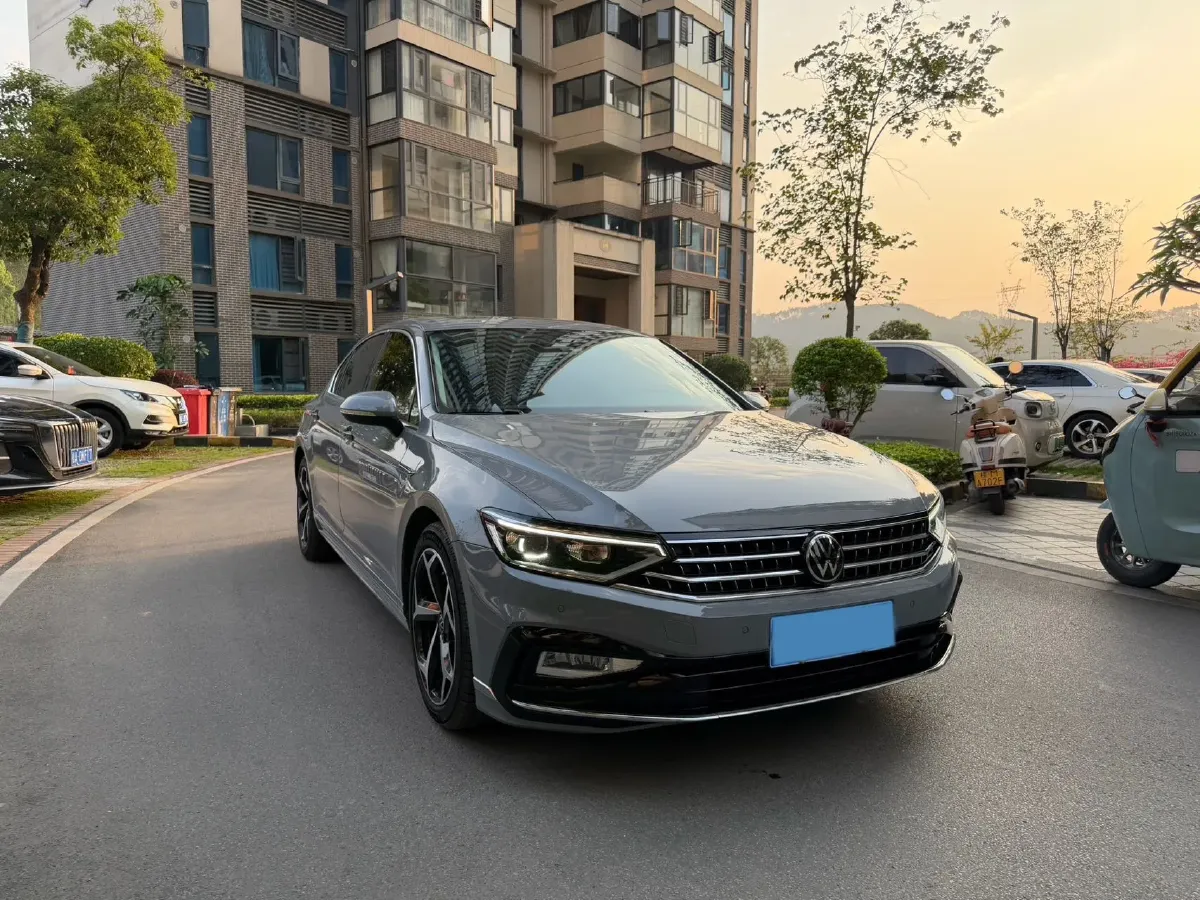 2020 Volkswagen Magotan 2.0T 186HP L4 7DCT,autocango,china used car exporter,china ev exporter,chinese used car exporter,chinese used ev exporter