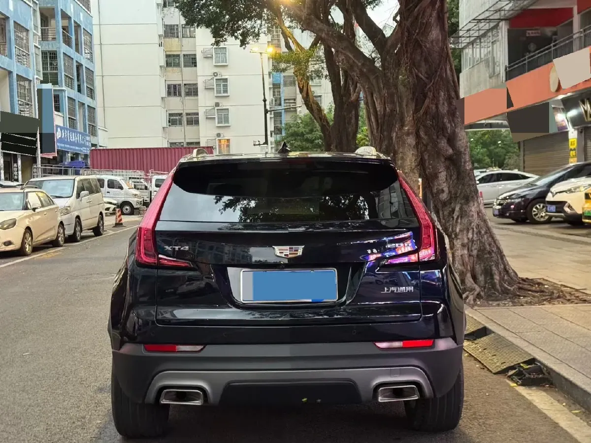 2022 Cadillac XT4 2.0T 237HP L4 9AT,autocango,china used car exporter,china ev exporter,chinese used car exporter,chinese used ev exporter