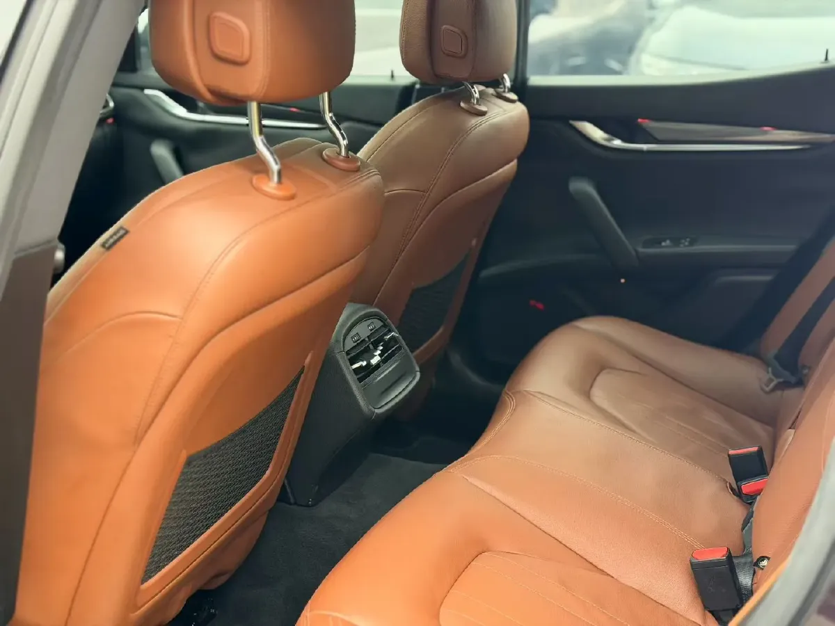 2018 Maserati Ghibli 3.0T 350HP V6 8AT,autocango,china used car exporter,china ev exporter,chinese used car exporter,chinese used ev exporter