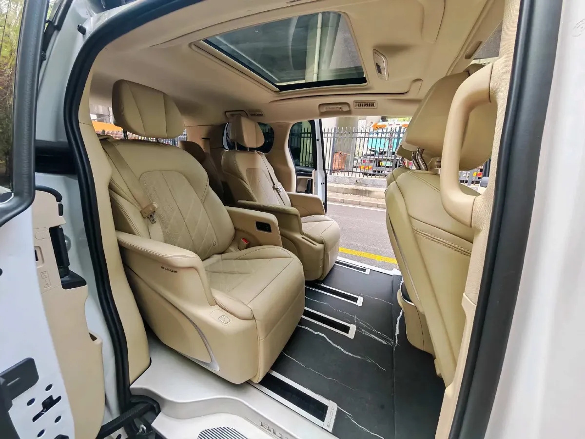 2023 Buick GL8 2.0T 237HP L4 9AT,autocango,china used car exporter,china ev exporter,chinese used car exporter,chinese used ev exporter