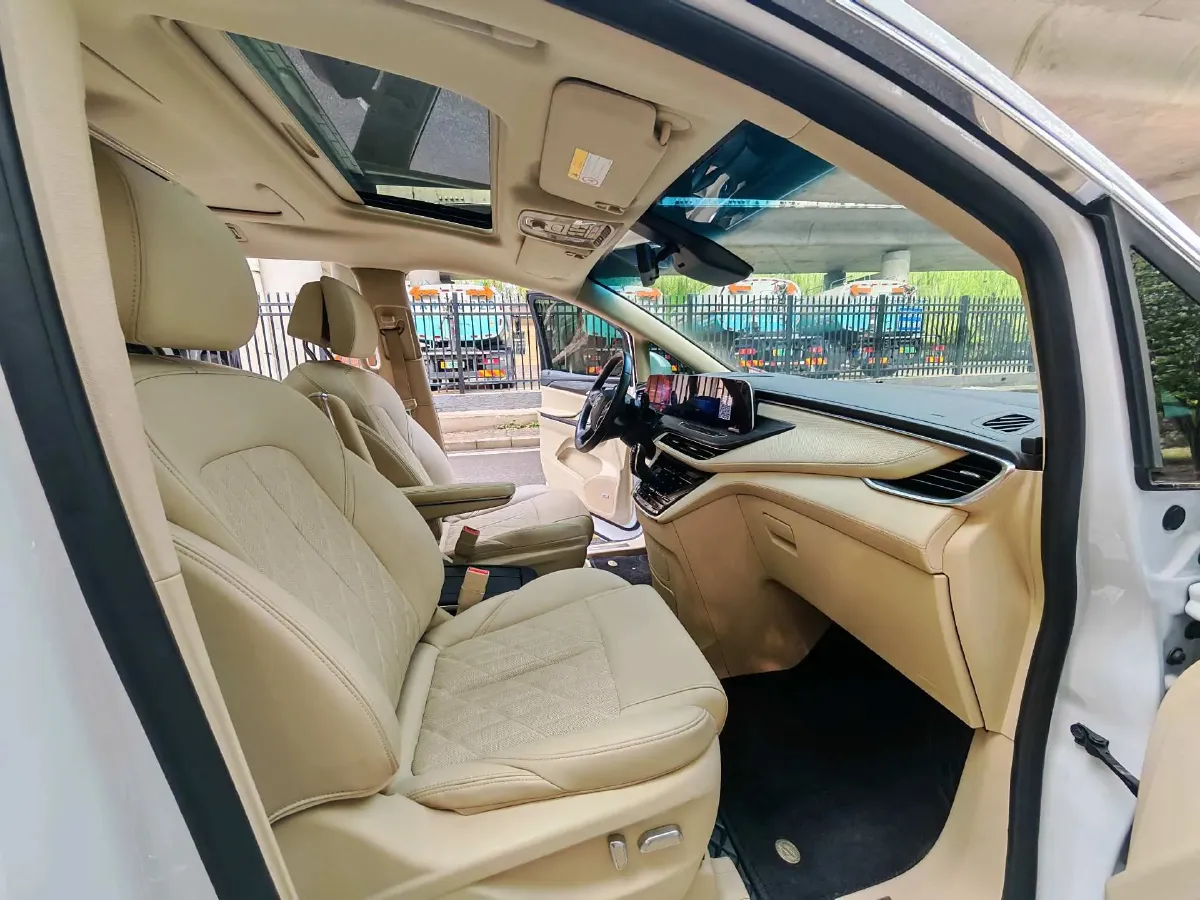 2023 Buick GL8 2.0T 237HP L4 9AT,autocango,china used car exporter,china ev exporter,chinese used car exporter,chinese used ev exporter