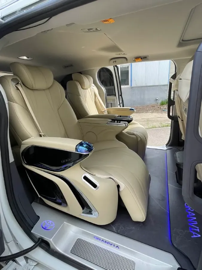 2024 Toyota Granvia 2.5L 189HP L4 E-CVT Hybrid,autocango,china used car exporter,china ev exporter,chinese used car exporter,chinese used ev exporter