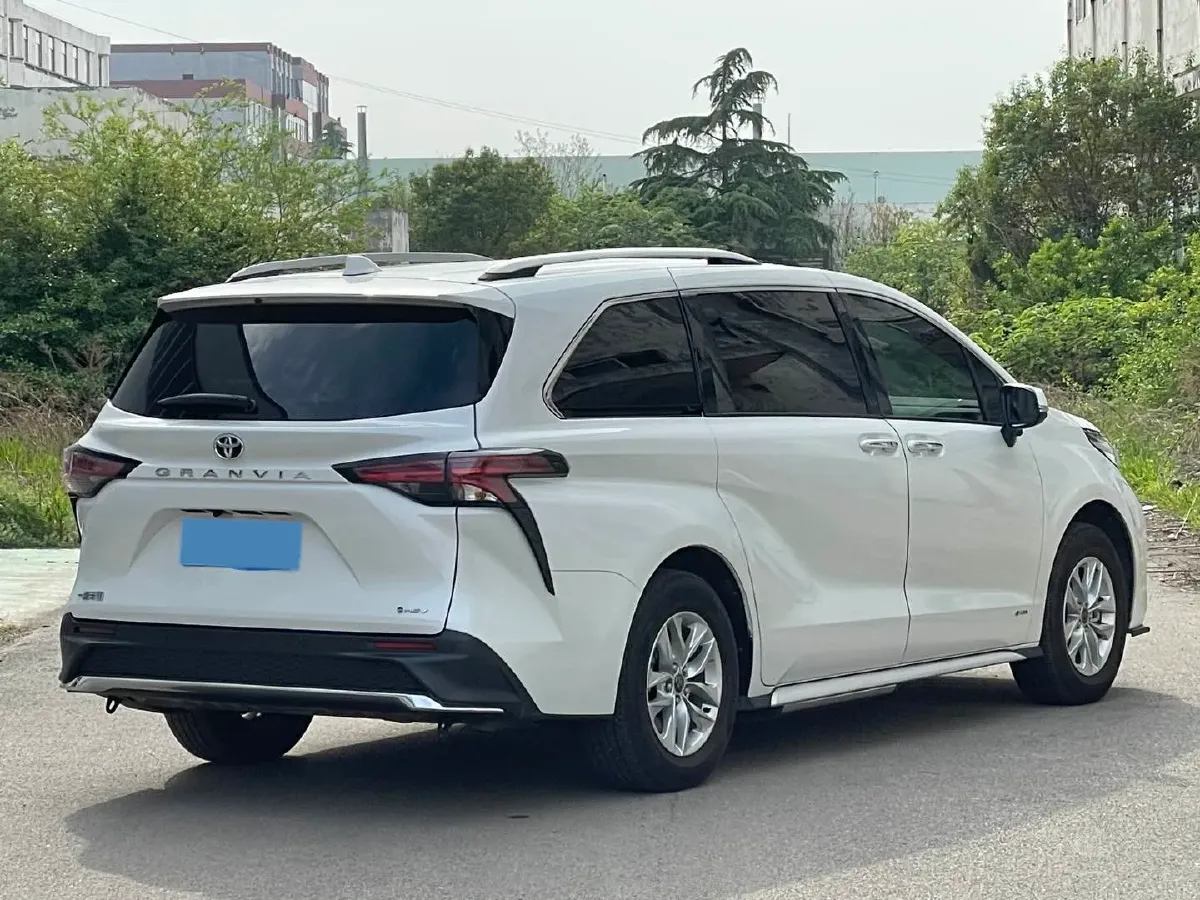 2024 Toyota Granvia 2.5L 189HP L4 E-CVT Hybrid,autocango,china used car exporter,china ev exporter,chinese used car exporter,chinese used ev exporter