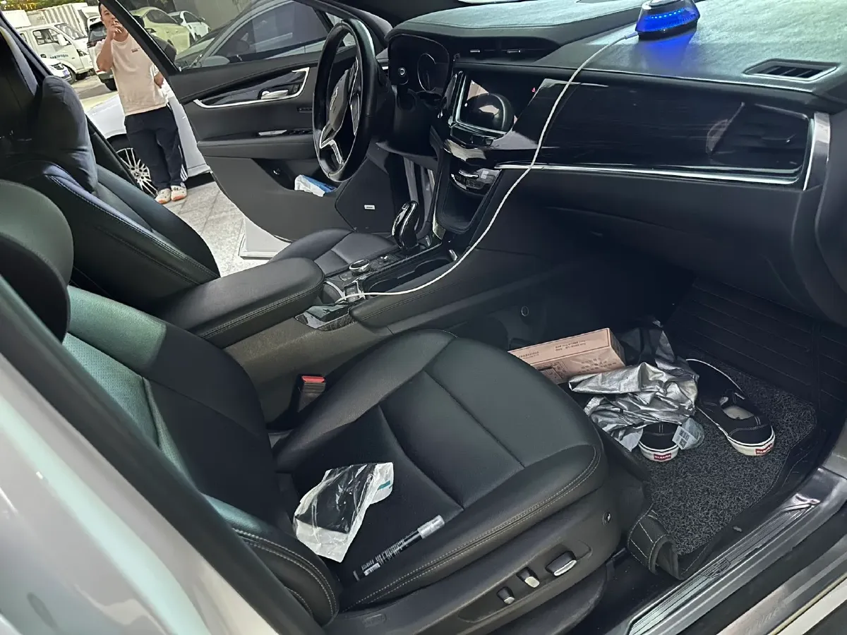 2021 Cadillac XT5 2.0T 237HP L4 9AT,autocango,china used car exporter,china ev exporter,chinese used car exporter,chinese used ev exporter