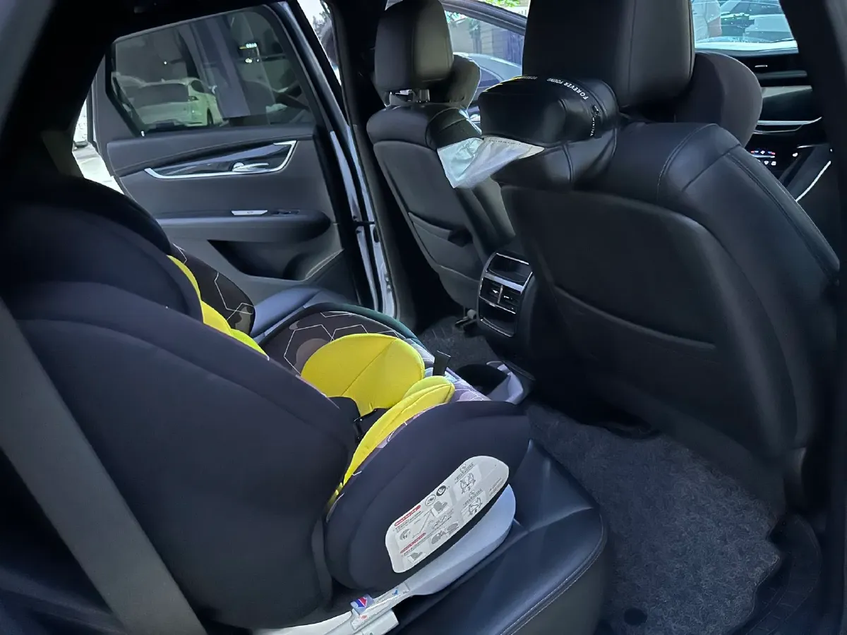 2021 Cadillac XT5 2.0T 237HP L4 9AT,autocango,china used car exporter,china ev exporter,chinese used car exporter,chinese used ev exporter