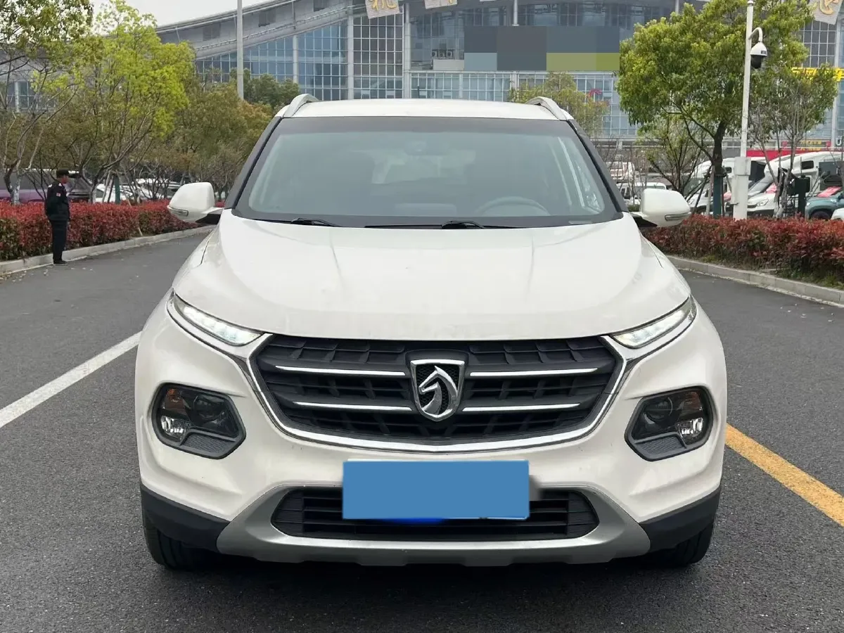 2017 BaoJun 310W 1.5L 105HP L4 6MT,autocango,china used car exporter,china ev exporter,chinese used car exporter,chinese used ev exporter