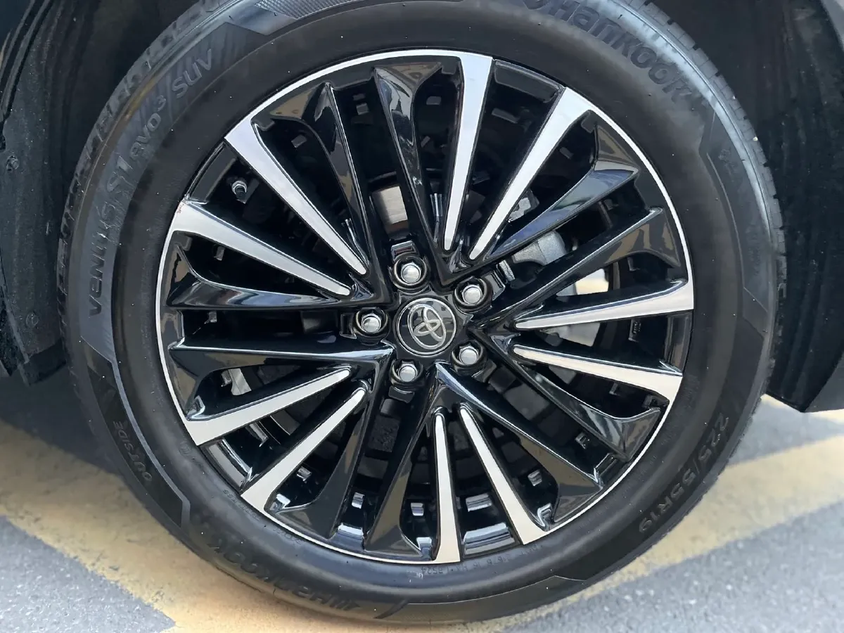 2024 Toyota Venza 2.0L 171HP L4 CVT,autocango,china used car exporter,china ev exporter,chinese used car exporter,chinese used ev exporter