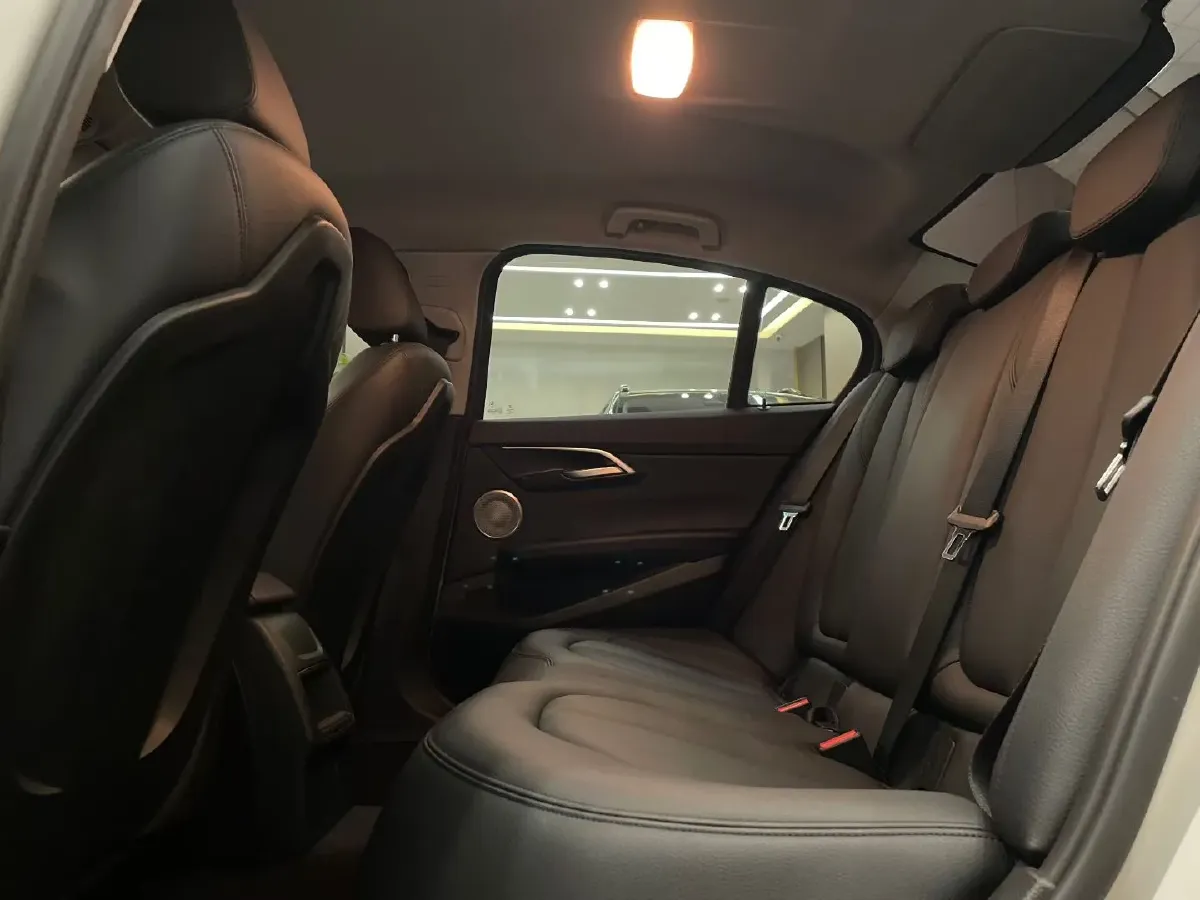 2022 BMW 1 Series 1.5T 140HP L3 7DCT,autocango,china used car exporter,china ev exporter,chinese used car exporter,chinese used ev exporter