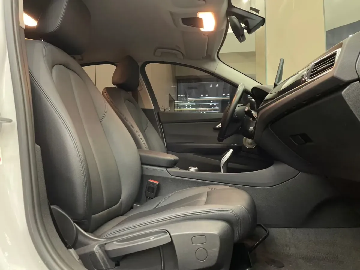 2022 BMW 1 Series 1.5T 140HP L3 7DCT,autocango,china used car exporter,china ev exporter,chinese used car exporter,chinese used ev exporter