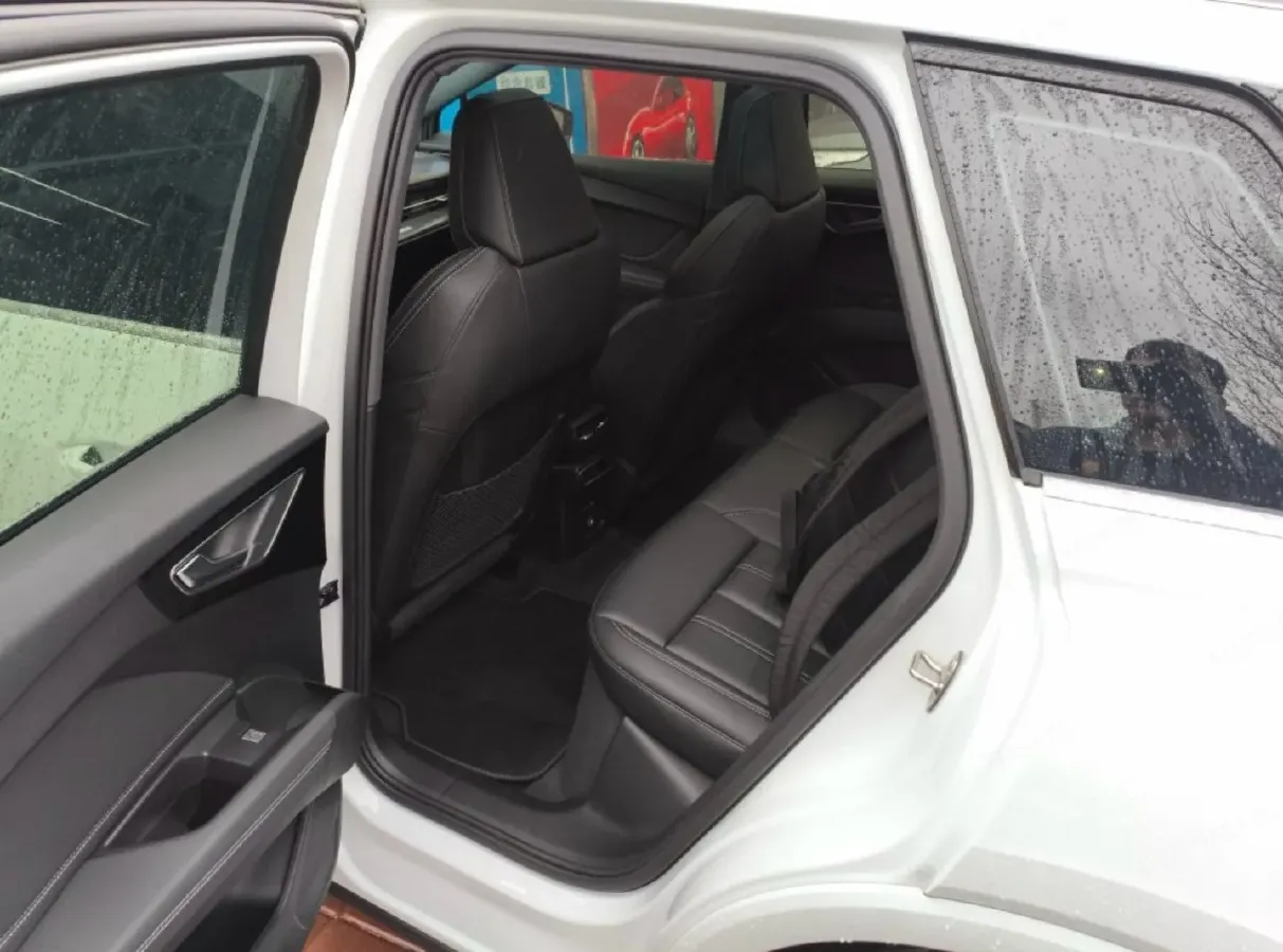 2024 Audi Q4 e-tron BEV 84.8KWH,autocango,china used car exporter,china ev exporter,chinese used car exporter,chinese used ev exporter