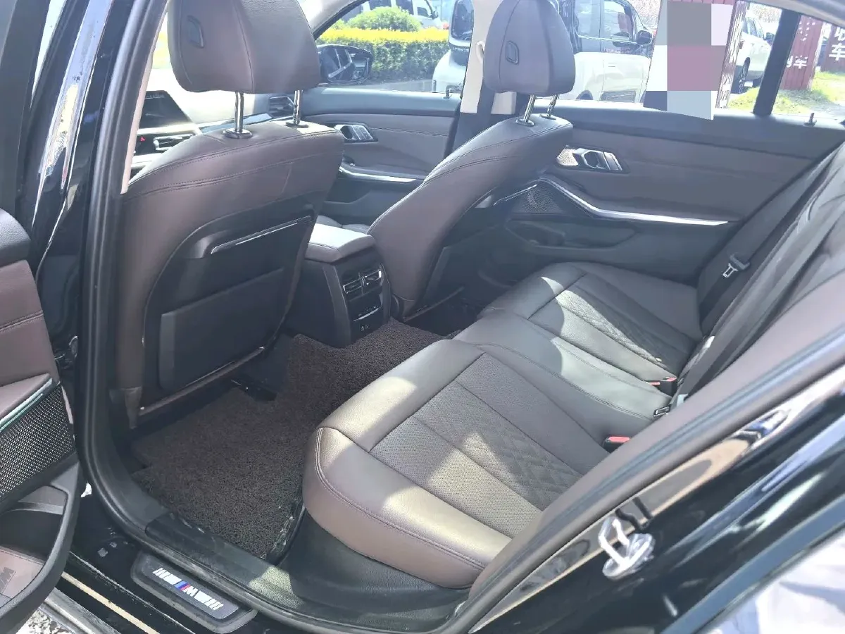 2022 BMW 3 Series 2.0T 156HP L4 8AT,autocango,china used car exporter,china ev exporter,chinese used car exporter,chinese used ev exporter