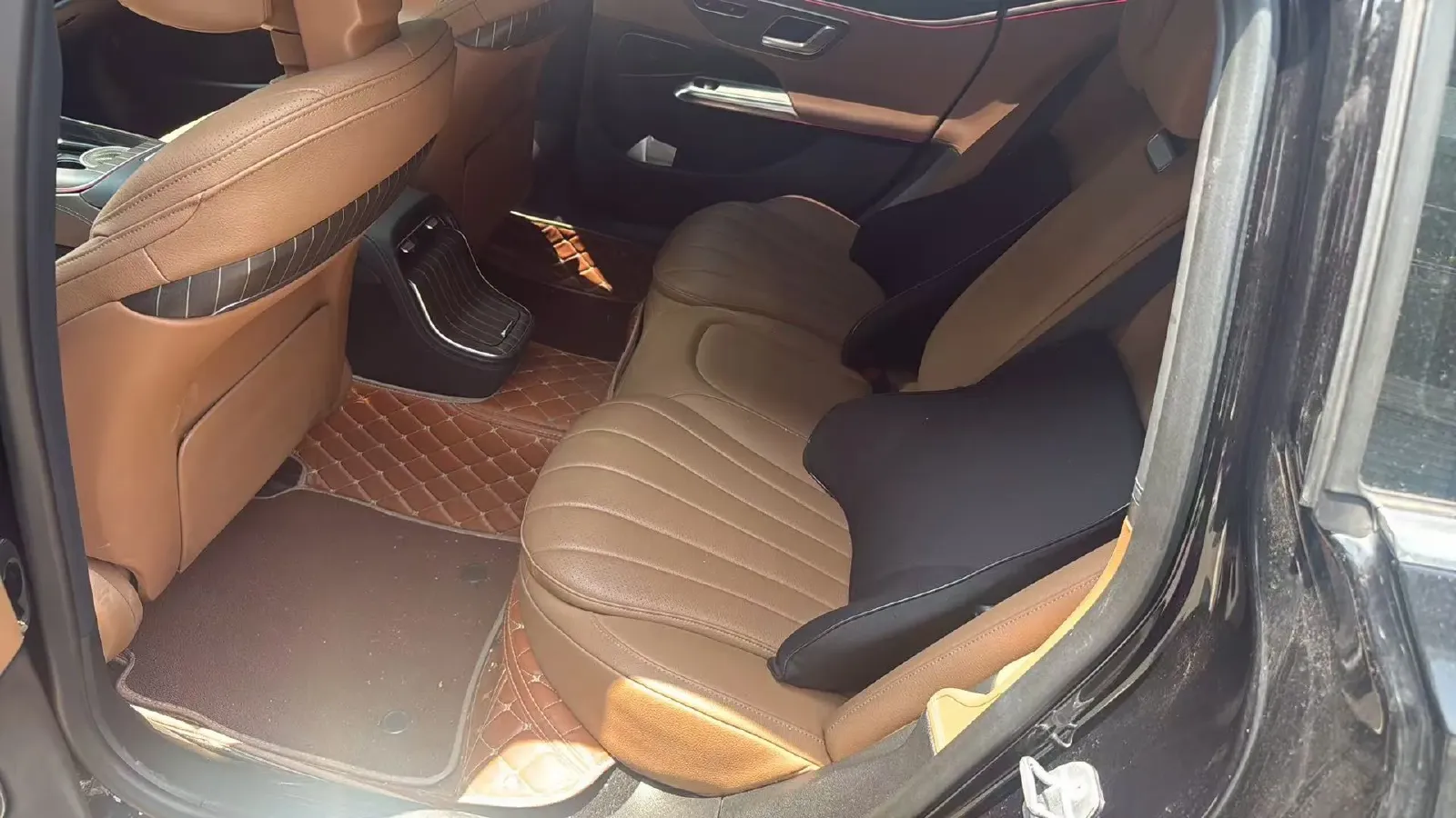 2024 Mercedes-Benz E Class 2.0T 258HP L4 9AT,autocango,china used car exporter,china ev exporter,chinese used car exporter,chinese used ev exporter