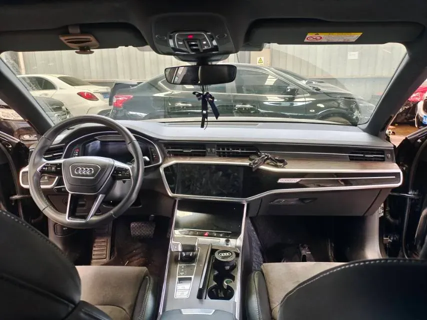 2023 Audi A6L 2.0T 245HP L4 7DCT,autocango,china used car exporter,china ev exporter,chinese used car exporter,chinese used ev exporter