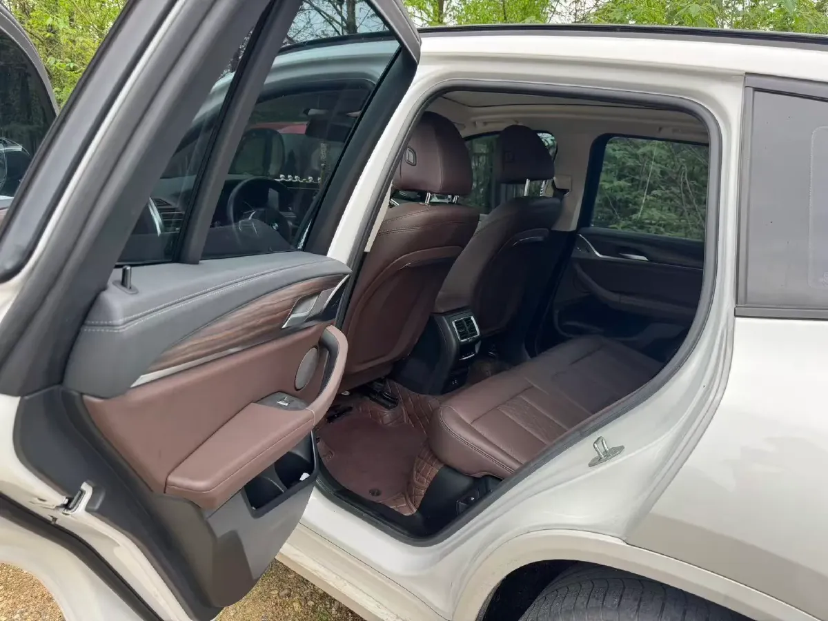 2022 BMW X3 2.0T 252HP L4 8AT,autocango,china used car exporter,china ev exporter,chinese used car exporter,chinese used ev exporter