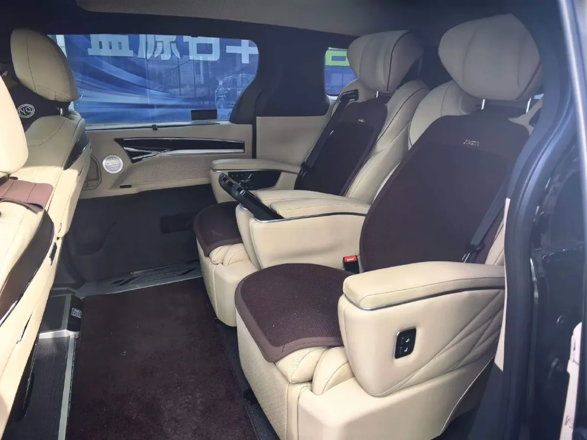 2024 Toyota Sienna 2.5L 189HP L4 E-CVT Hybrid,autocango,china used car exporter,china ev exporter,chinese used car exporter,chinese used ev exporter