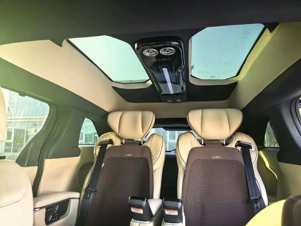 2024 Toyota Sienna 2.5L 189HP L4 E-CVT Hybrid,autocango,china used car exporter,china ev exporter,chinese used car exporter,chinese used ev exporter