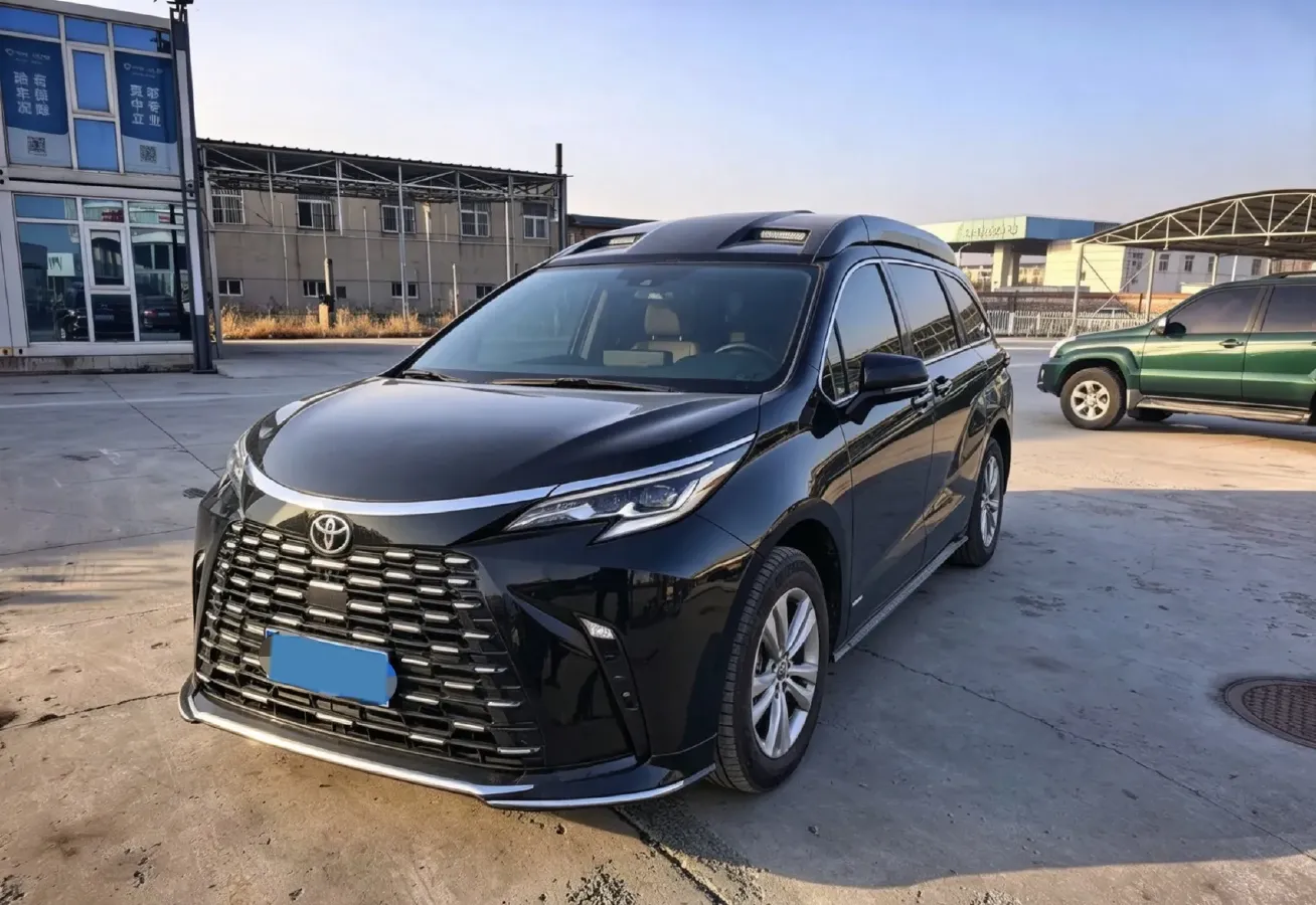 2024 Toyota Sienna 2.5L 189HP L4 E-CVT Hybrid,autocango,china used car exporter,china ev exporter,chinese used car exporter,chinese used ev exporter