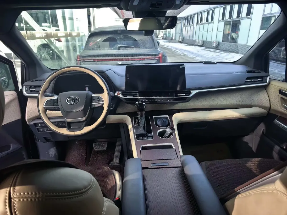 2024 Toyota Sienna 2.5L 189HP L4 E-CVT Hybrid,autocango,china used car exporter,china ev exporter,chinese used car exporter,chinese used ev exporter