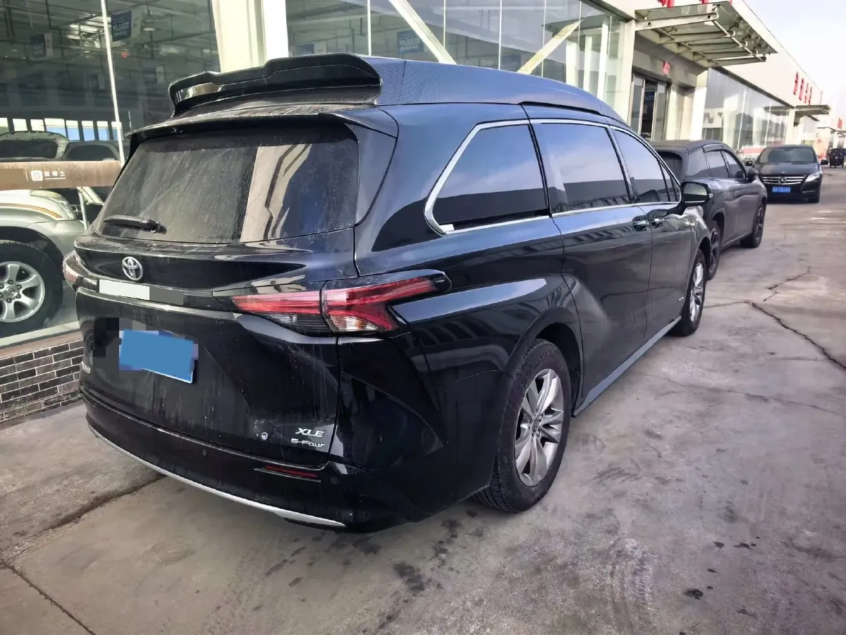 2024 Toyota Sienna 2.5L 189HP L4 E-CVT Hybrid,autocango,china used car exporter,china ev exporter,chinese used car exporter,chinese used ev exporter