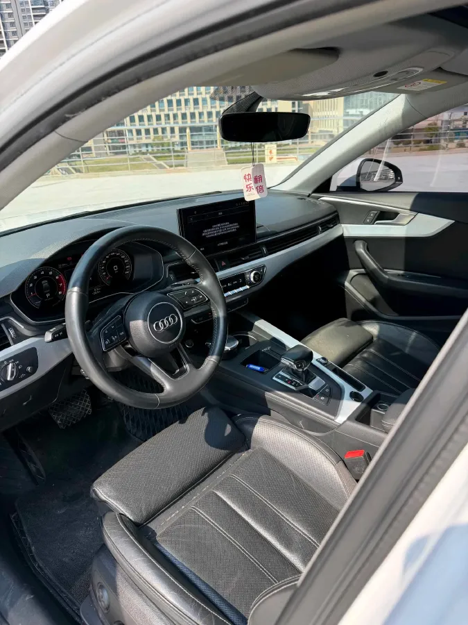 2020 Audi A4L 2.0T 190HP L4 7DCT,autocango,china used car exporter,china ev exporter,chinese used car exporter,chinese used ev exporter