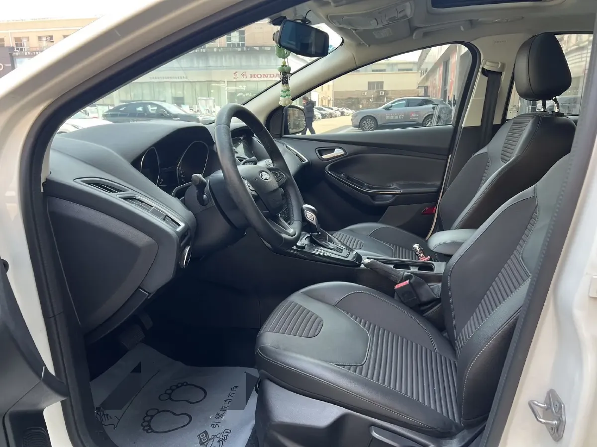 2017 Ford Focus 1.6L 125HP L4 6DCT,autocango,china used car exporter,china ev exporter,chinese used car exporter,chinese used ev exporter