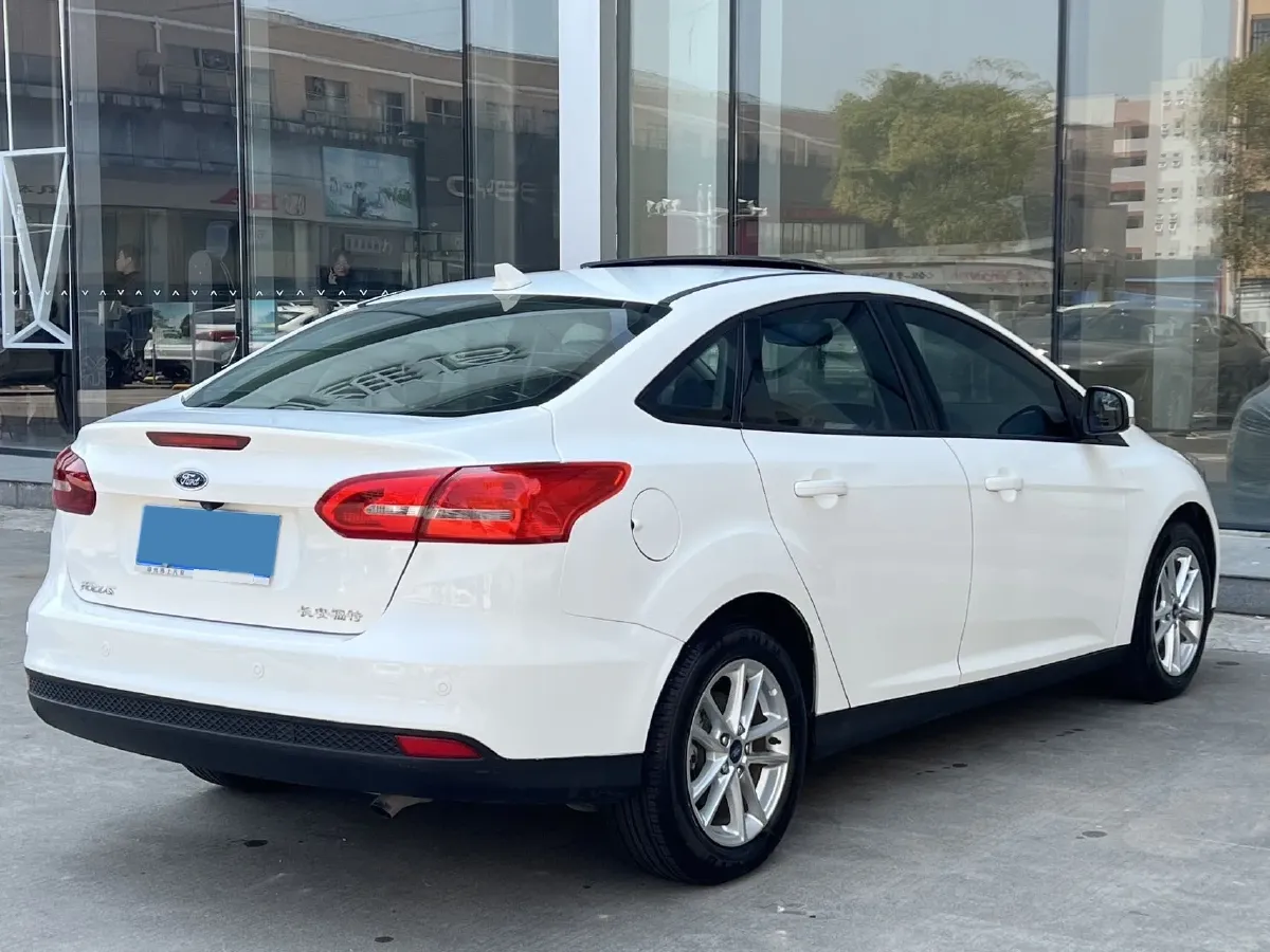 2017 Ford Focus 1.6L 125HP L4 6DCT,autocango,china used car exporter,china ev exporter,chinese used car exporter,chinese used ev exporter