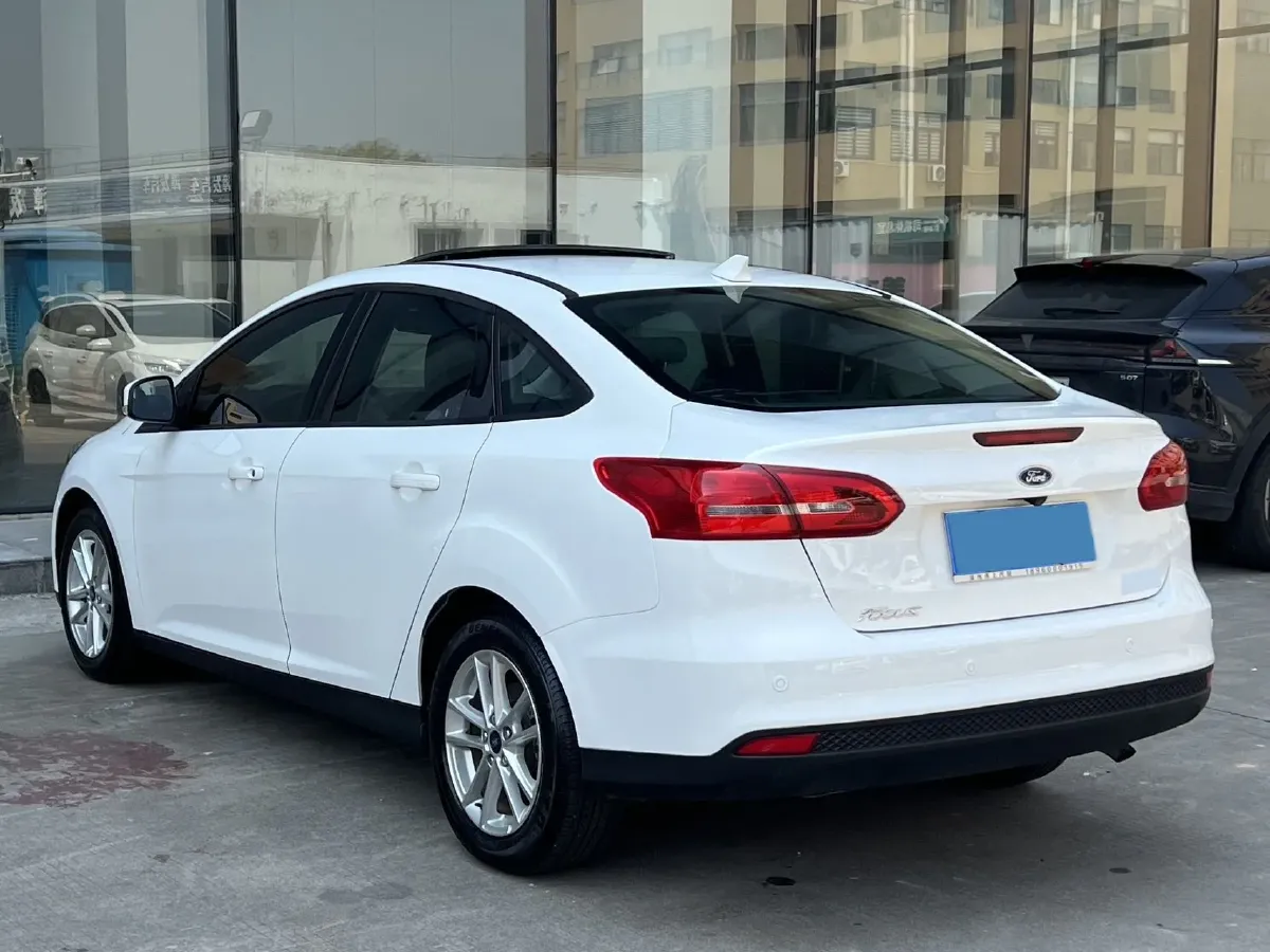 2017 Ford Focus 1.6L 125HP L4 6DCT,autocango,china used car exporter,china ev exporter,chinese used car exporter,chinese used ev exporter