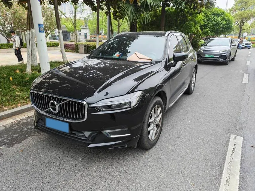 2021 Volvo XC60 2.0T 250HP L4 8AT,autocango,china used car exporter,china ev exporter,chinese used car exporter,chinese used ev exporter