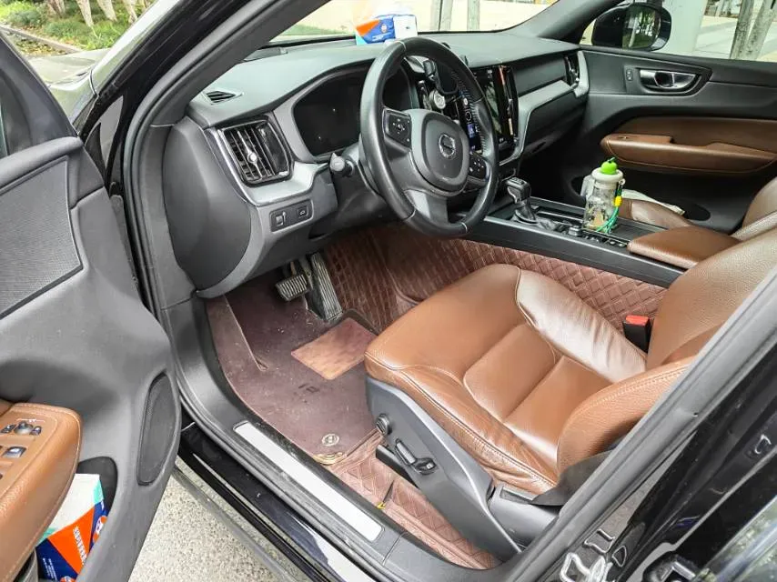 2021 Volvo XC60 2.0T 250HP L4 8AT,autocango,china used car exporter,china ev exporter,chinese used car exporter,chinese used ev exporter