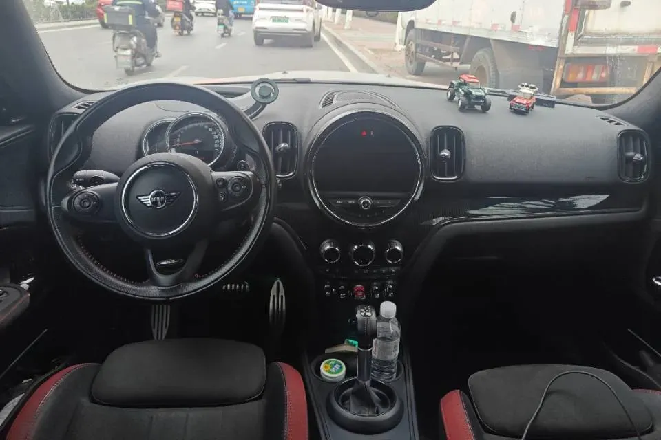 2018 MINI JCW COUNTRYMAN 2.0T 231HP L4 8AT,autocango,china used car exporter,china ev exporter,chinese used car exporter,chinese used ev exporter