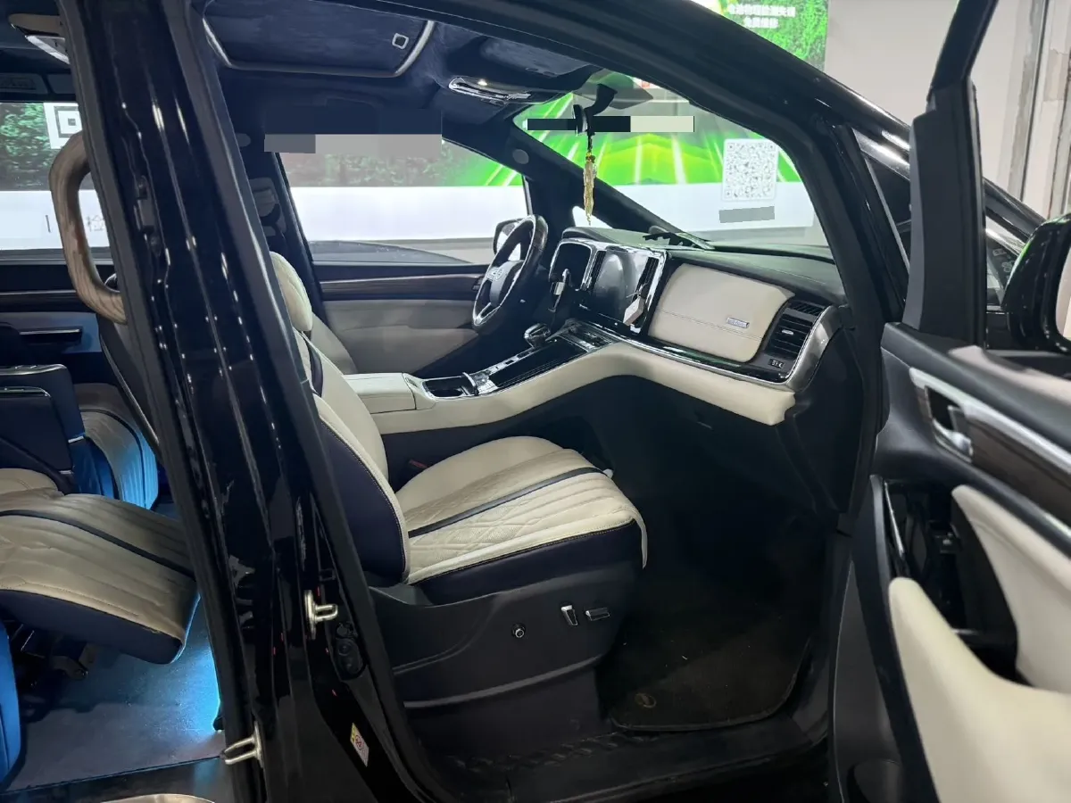 2021 GAC Trumpchi M8 2.0T 252HP L4 8AT,autocango,china used car exporter,china ev exporter,chinese used car exporter,chinese used ev exporter