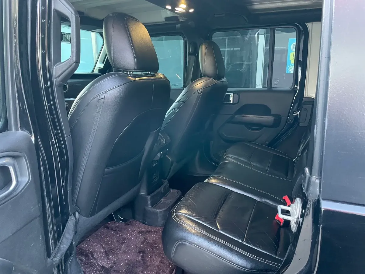 2019 Jeep Wrangler 2.0T 266HP L4 8AT,autocango,china used car exporter,china ev exporter,chinese used car exporter,chinese used ev exporter