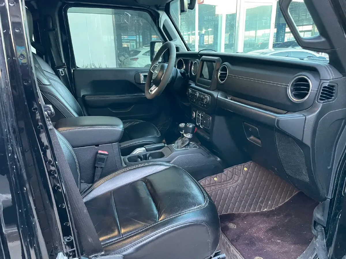 2019 Jeep Wrangler 2.0T 266HP L4 8AT,autocango,china used car exporter,china ev exporter,chinese used car exporter,chinese used ev exporter