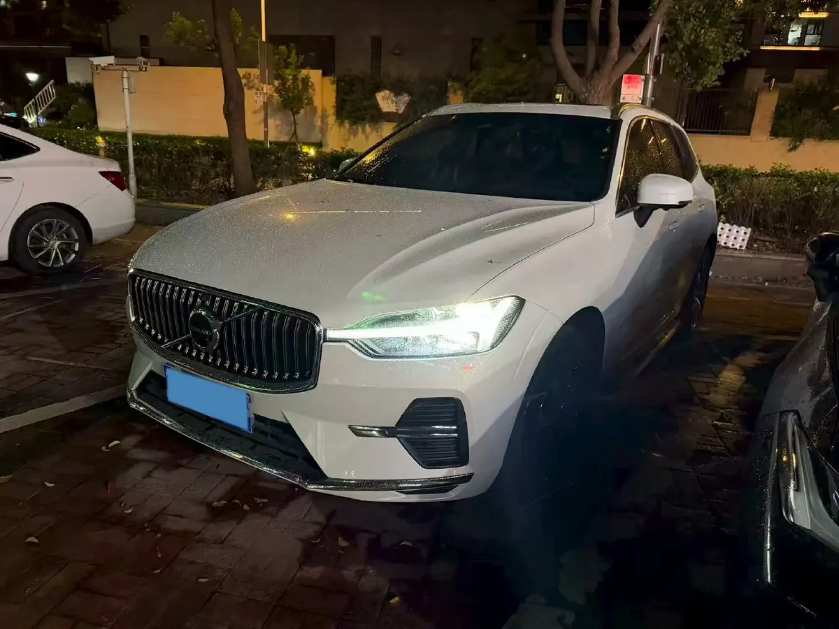 2024 Volvo XC60 2.0T 250HP L4 8AT,autocango,china used car exporter,china ev exporter,chinese used car exporter,chinese used ev exporter