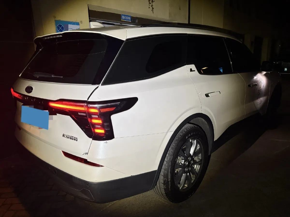 2023 Ford Edge 2.0T 252HP L4 8AT,autocango,china used car exporter,china ev exporter,chinese used car exporter,chinese used ev exporter