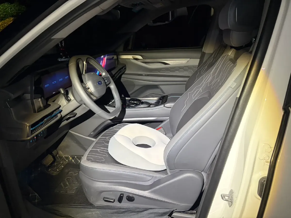 2023 Ford Edge 2.0T 252HP L4 8AT,autocango,china used car exporter,china ev exporter,chinese used car exporter,chinese used ev exporter