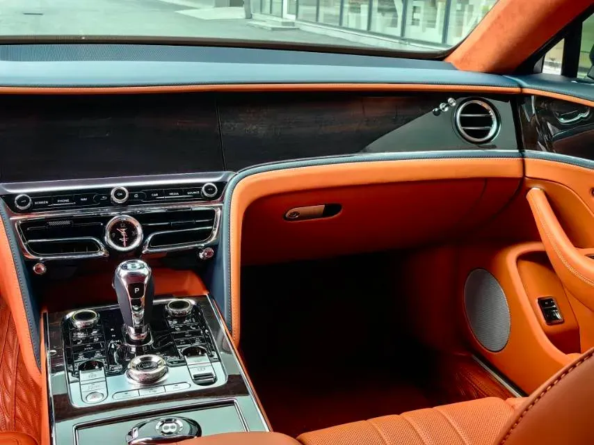 2022 Bentley Flying Spur 2.9T 416HP V6 8DCT PHEV 18KWH,autocango,china used car exporter,china ev exporter,chinese used car exporter,chinese used ev exporter