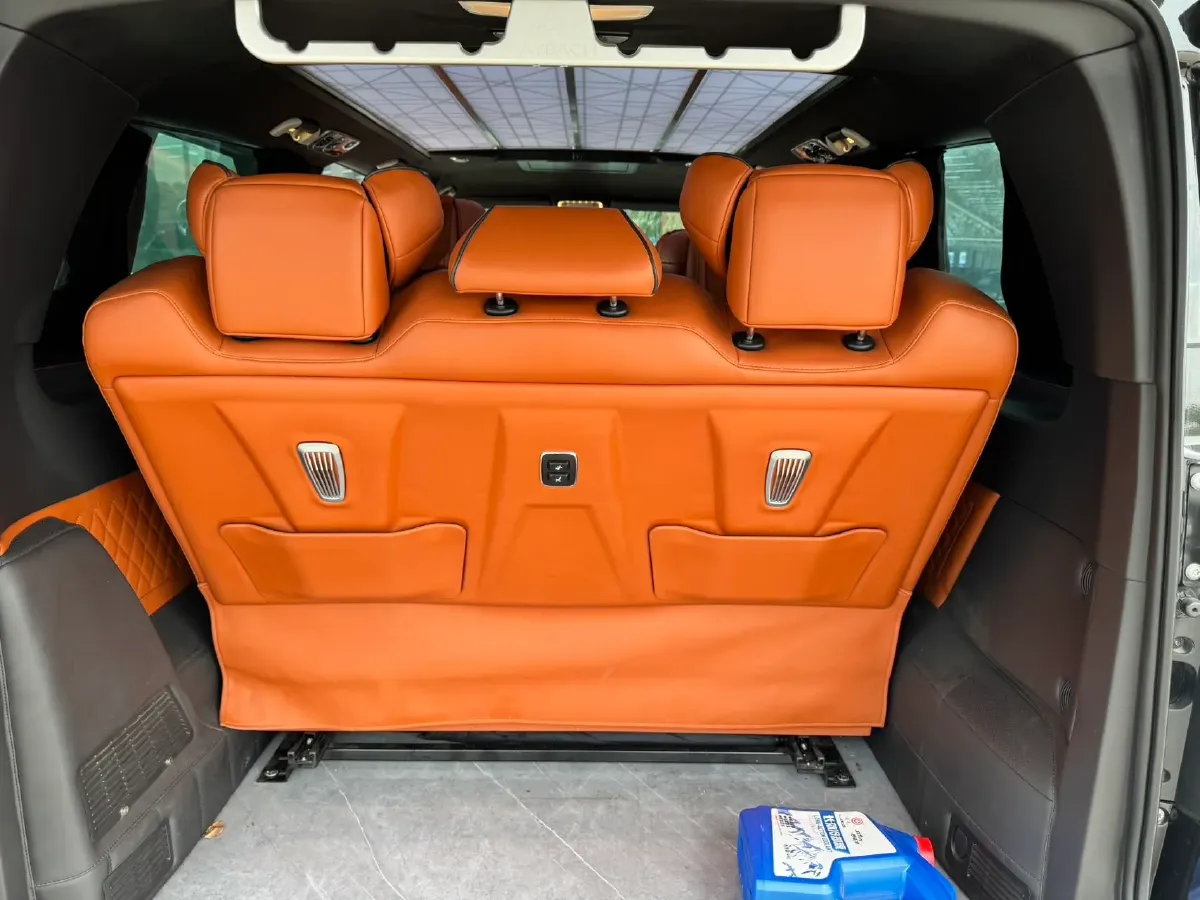 2023 Mercedes-Benz Vito 2.0T 211HP L4 9AT,autocango,china used car exporter,china ev exporter,chinese used car exporter,chinese used ev exporter