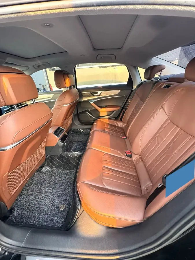 2021 Audi A6L 2.0T 224HP L4 7DCT,autocango,china used car exporter,china ev exporter,chinese used car exporter,chinese used ev exporter