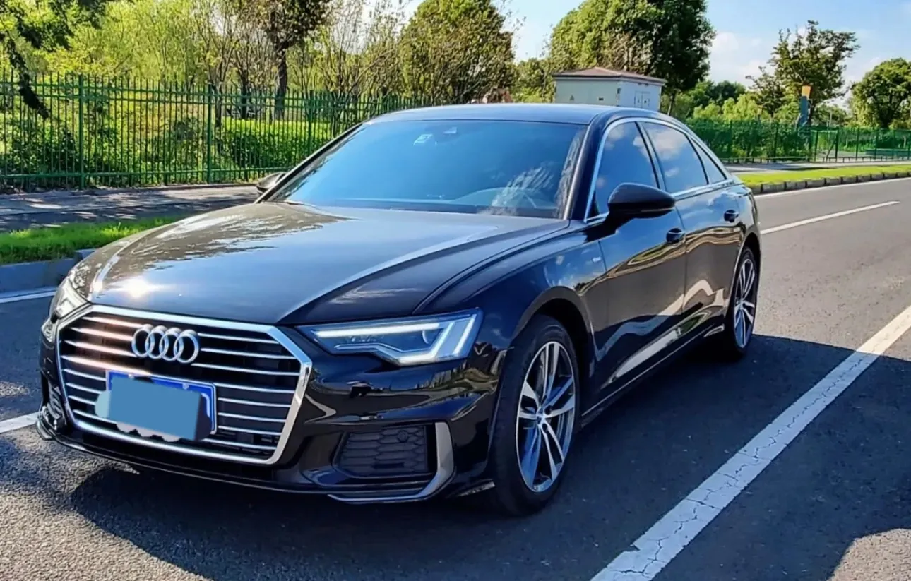 2021 Audi A6L 2.0T 224HP L4 7DCT,autocango,china used car exporter,china ev exporter,chinese used car exporter,chinese used ev exporter