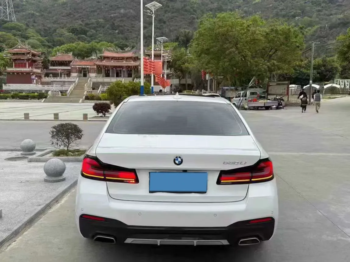2022 BMW 5 Series 2.0T 252HP L4 8AT,autocango,china used car exporter,china ev exporter,chinese used car exporter,chinese used ev exporter