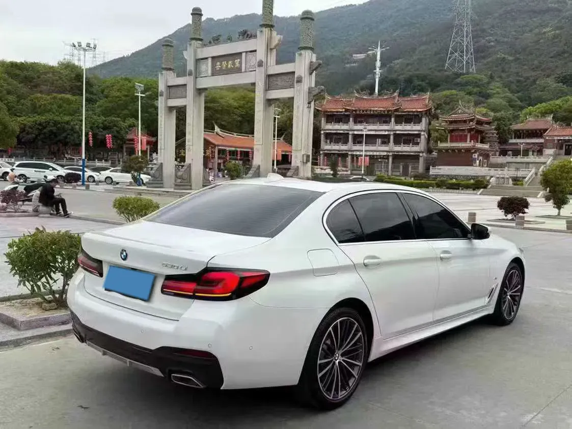2022 BMW 5 Series 2.0T 252HP L4 8AT,autocango,china used car exporter,china ev exporter,chinese used car exporter,chinese used ev exporter