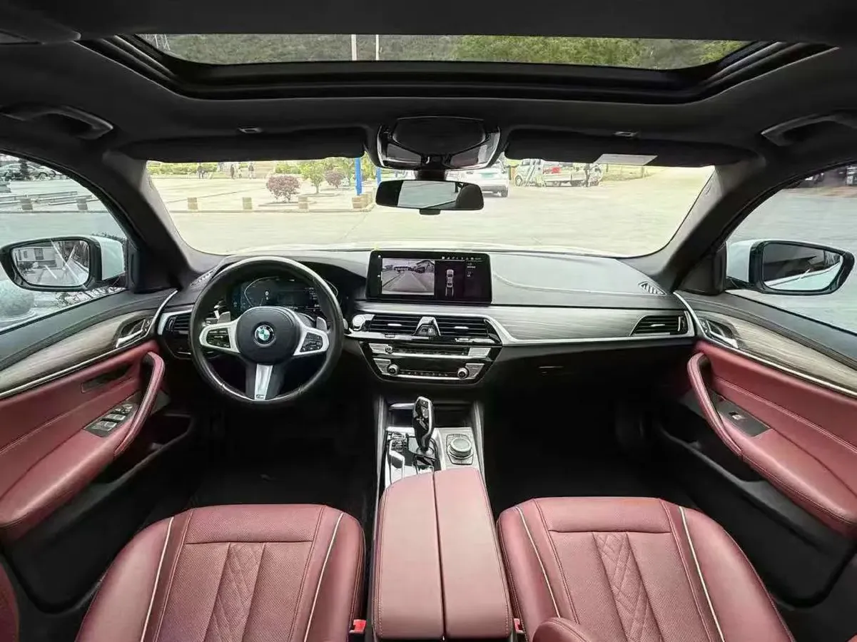 2022 BMW 5 Series 2.0T 252HP L4 8AT,autocango,china used car exporter,china ev exporter,chinese used car exporter,chinese used ev exporter