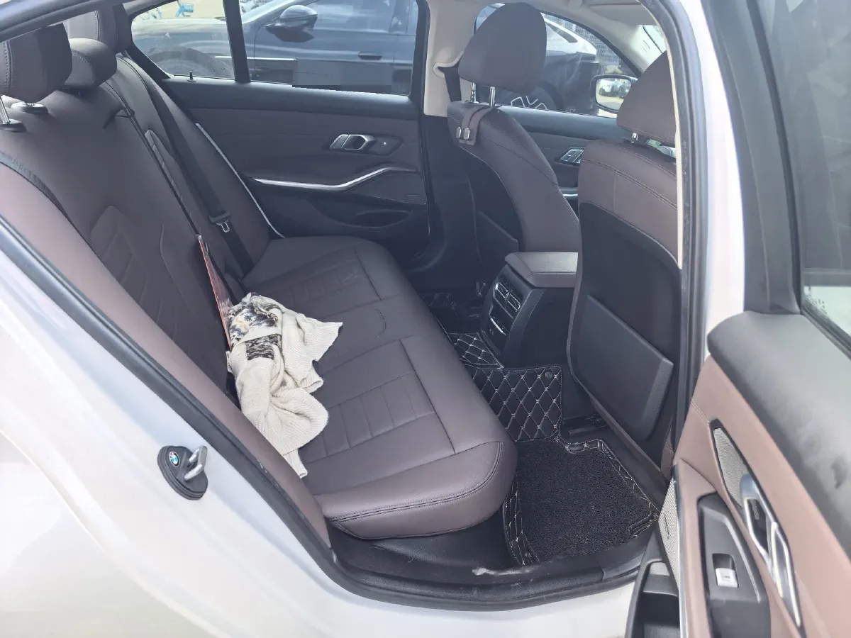 2021 BMW 3 Series 2.0T 184HP L4 8AT,autocango,china used car exporter,china ev exporter,chinese used car exporter,chinese used ev exporter